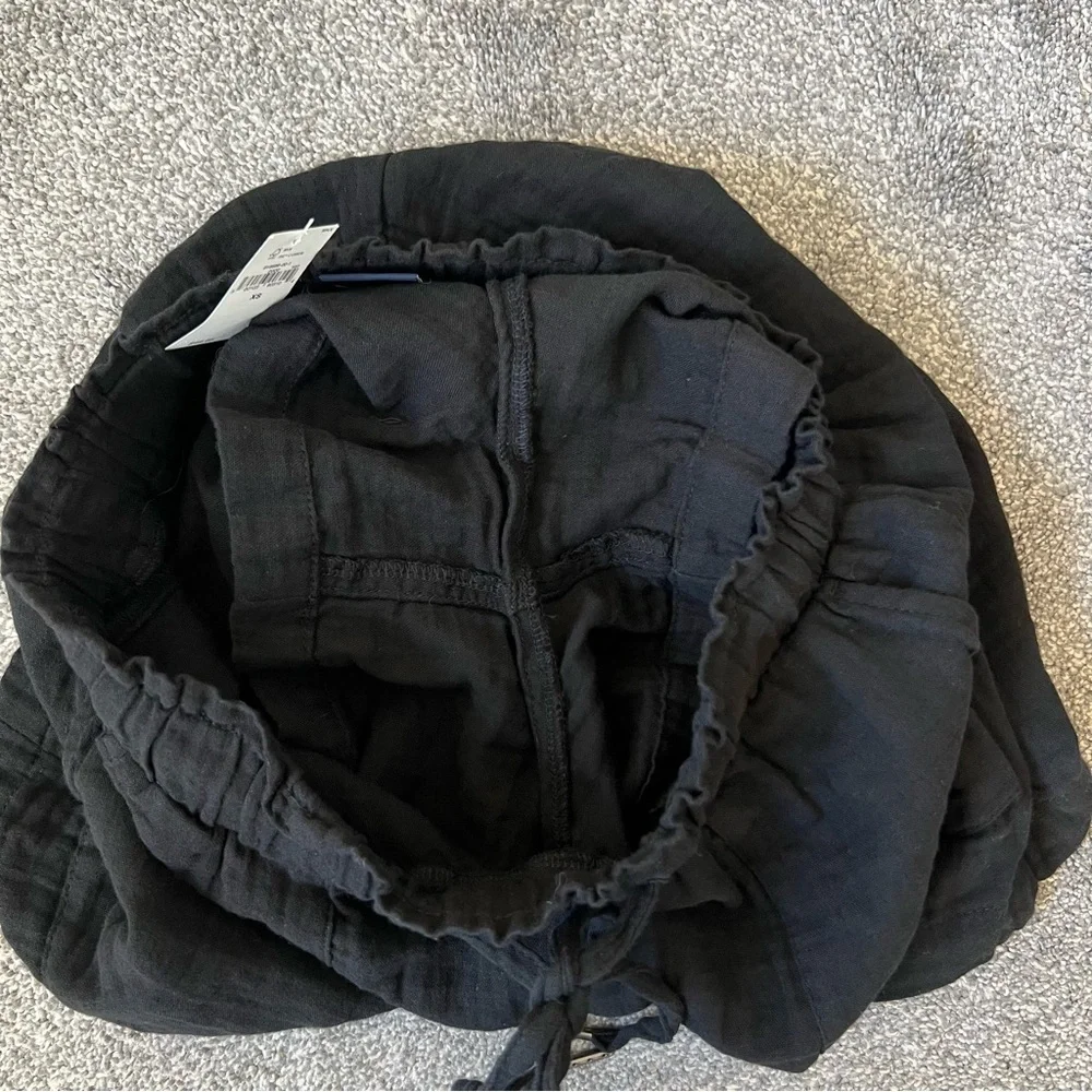 gap black crinkle gauze shorts